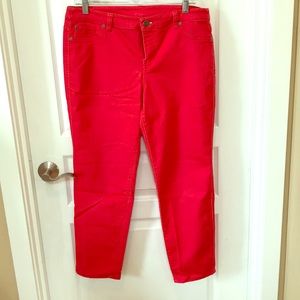 Red capris